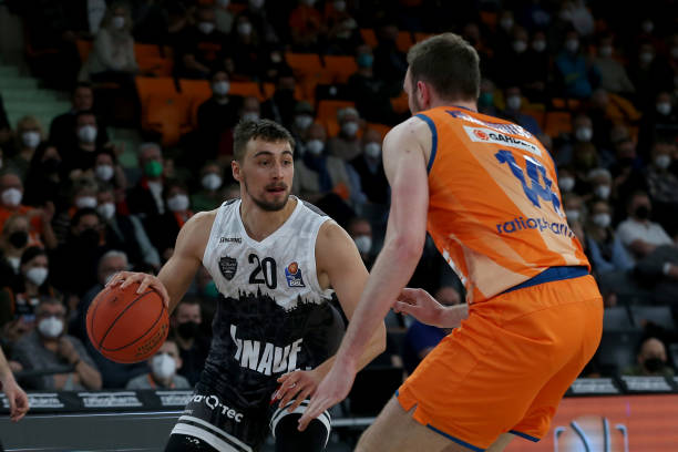 也能在真实 也能在真实