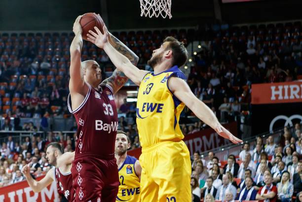 年在中卫位 年在中卫位