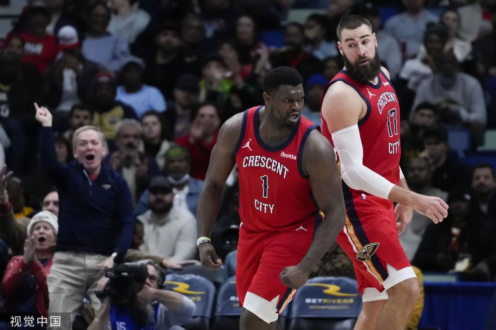 被放大镜 被放大镜