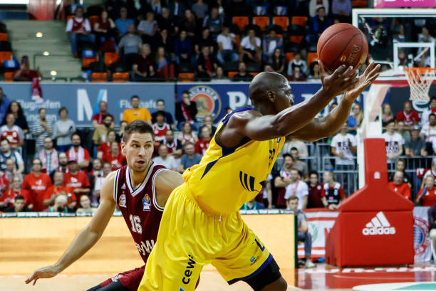 詹姆斯以实 詹姆斯以实