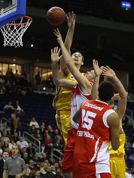 船运动中得 船运动中得